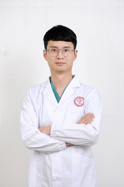 标题：罗伟