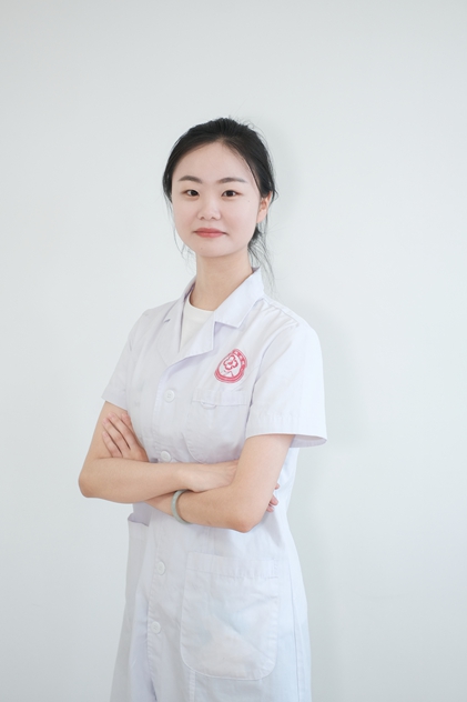 标题：王嫣然